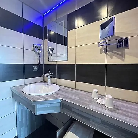 Eqynox Hotel 2*
